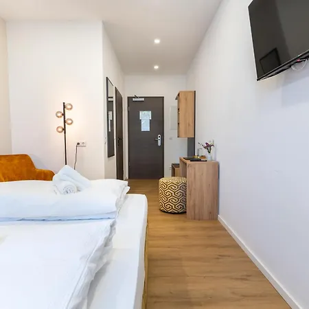 Cherisy - Self Check-in Only 3* Konstanz