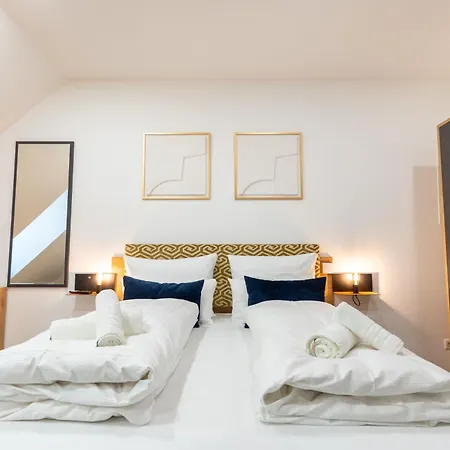 Cherisy - Self Check-in Only Hotel